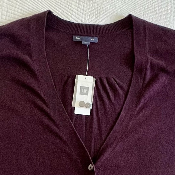 GAP Soft Eggplant Purple Cardigan NWT - Picture 2 of 4